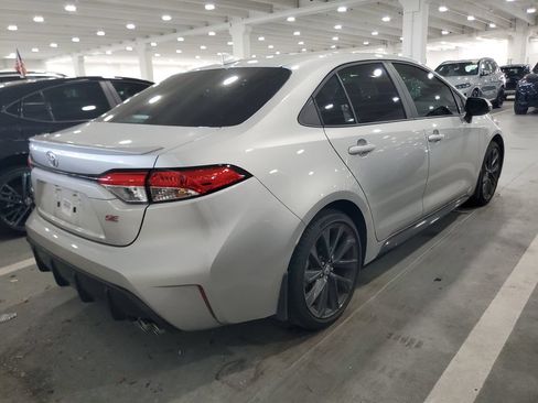 Used 2025 Toyota Corolla SE FWD image 3