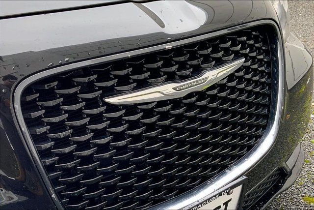Used 2019 Chrysler 300 S RWD image 28