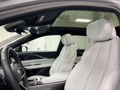 Used 2024 Cadillac Lyriq Luxury w/ LPO, Floor Liner Package RWD image 20