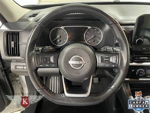 Used 2024 Nissan Pathfinder SL w/ Black Appearance Package AWD/4WD image 15