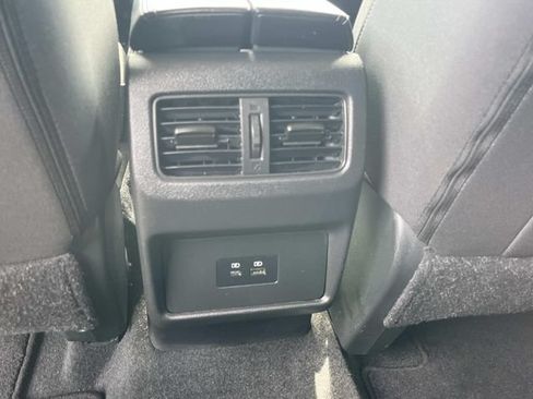 Used 2023 Nissan Rogue SV AWD/4WD image 17