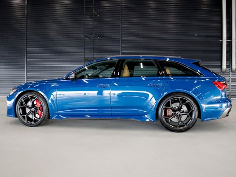 Used 2025 Audi RS 6 performance w/ Matte Carbon Package image 15