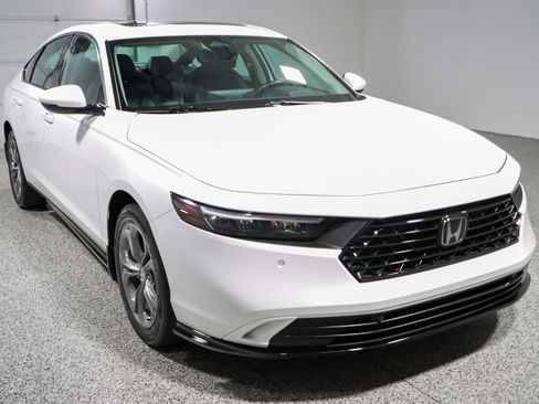 Used 2023 Honda Accord EX-L image 5