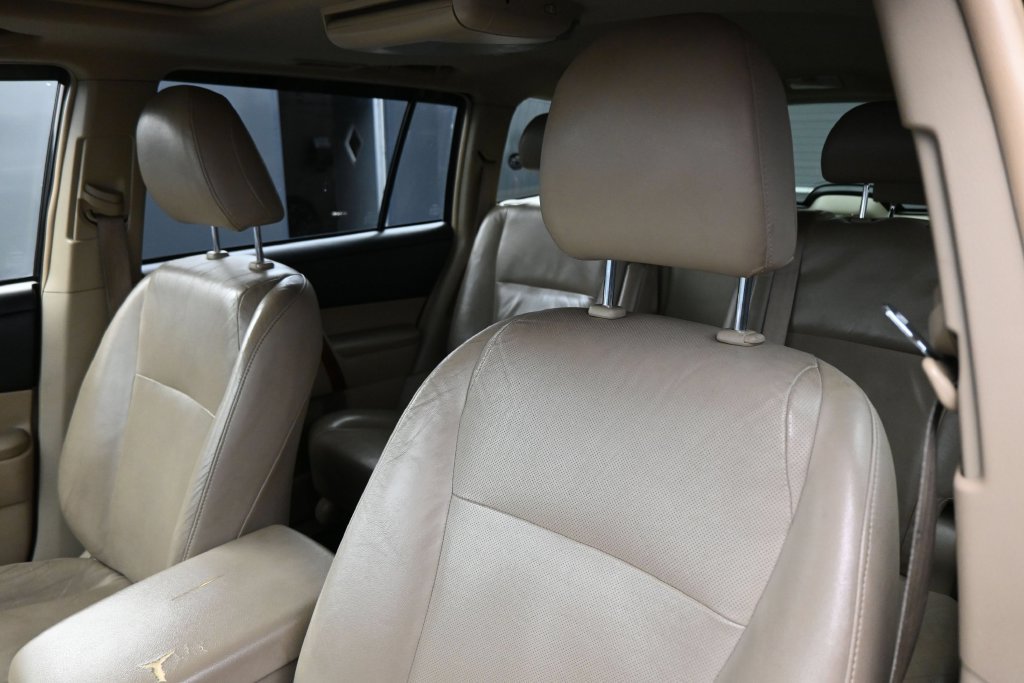 Used 2013 Toyota Highlander Limited AWD/4WD image 13