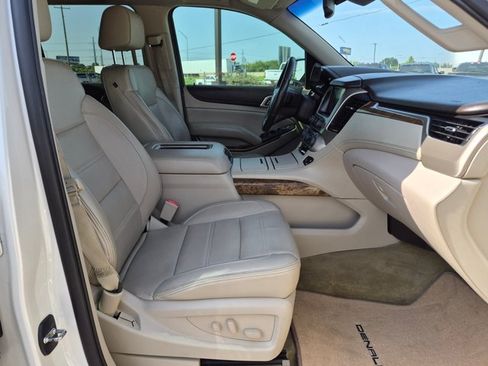 Used 2015 GMC Yukon Denali w/ Touring Package RWD image 22