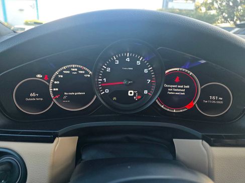 Used 2023 Porsche Cayenne Platinum Edition image 28