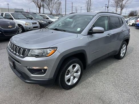 Used 2018 Jeep Compass Latitude w/ Popular Equipment Group image 3