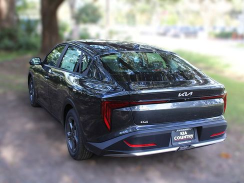New 2026 Kia K4 FWD image 11