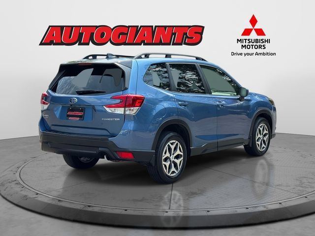 Used 2024 Subaru Forester Premium AWD/4WD image 2