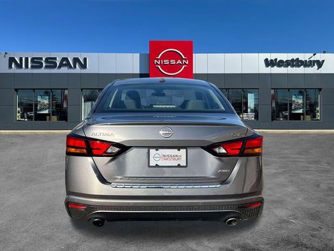 Used 2023 Nissan Altima 2.5 SV w/ SV Premium Package image 6