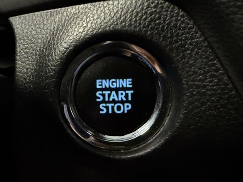 Used 2021 Toyota RAV4 XLE image 27