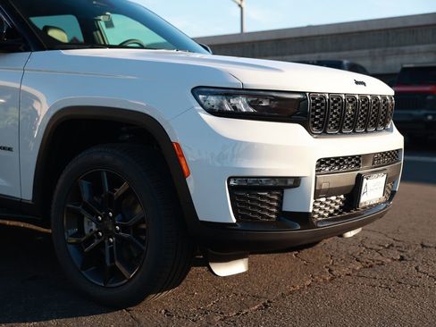 New 2025 Jeep Grand Cherokee L Limited image 7