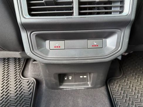 Used 2024 Volkswagen Atlas Cross Sport SEL R-Line image 11