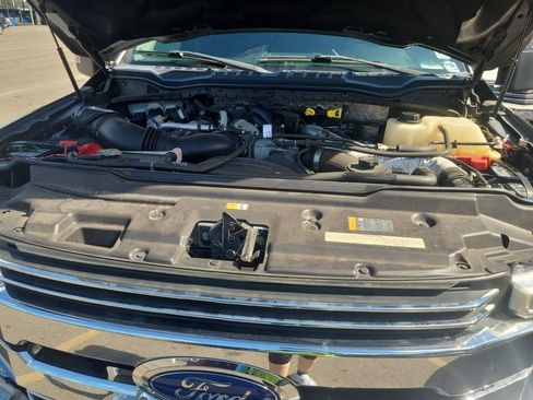Used 2018 Ford F250 Lariat w/ Chrome Package image 8