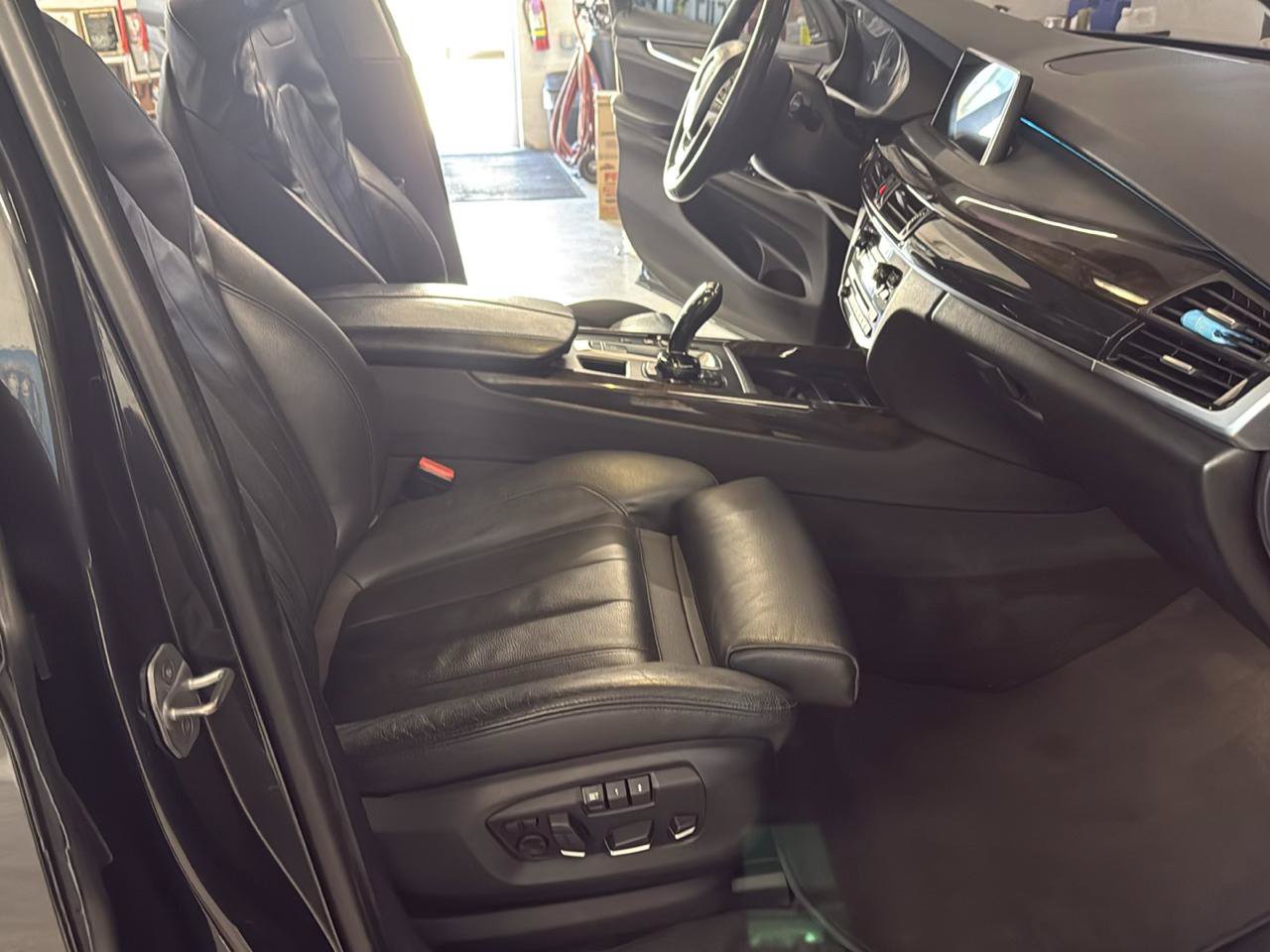 Used 2015 BMW X5 xDrive50i AWD/4WD image 53