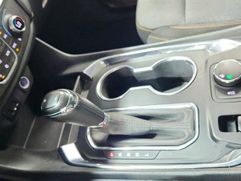 Used 2019 Chevrolet Traverse LT image 15