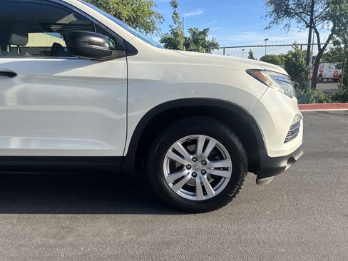 Used 2018 Honda Pilot LX image 13
