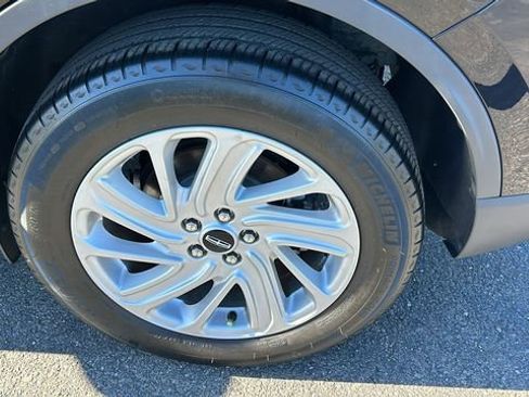 Used 2023 Lincoln Corsair FWD image 6