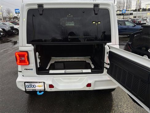 Used 2021 Jeep Wrangler Unlimited Sahara image 35
