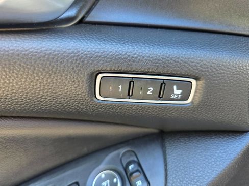 Used 2018 Honda Accord Touring image 11