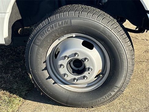 Used 2024 Ford F350 XL w/ Snow Plow Prep Package image 26