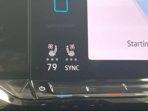 Used 2024 Volkswagen Atlas Cross Sport SE image 12