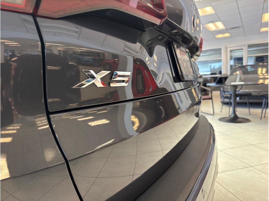 Used 2021 BMW X5 xDrive40i w/ Premium Package AWD/4WD image 41