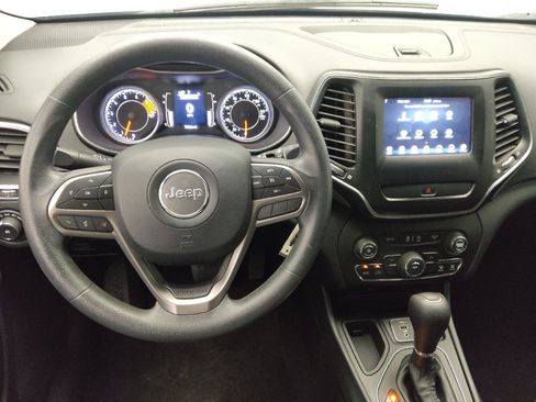 Used 2019 Jeep Cherokee Latitude w/ Popular Appearance Group FWD image 22