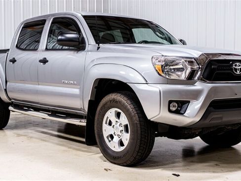 Used 2014 Toyota Tacoma 4x4 Double Cab w/ SR5 Package image 1