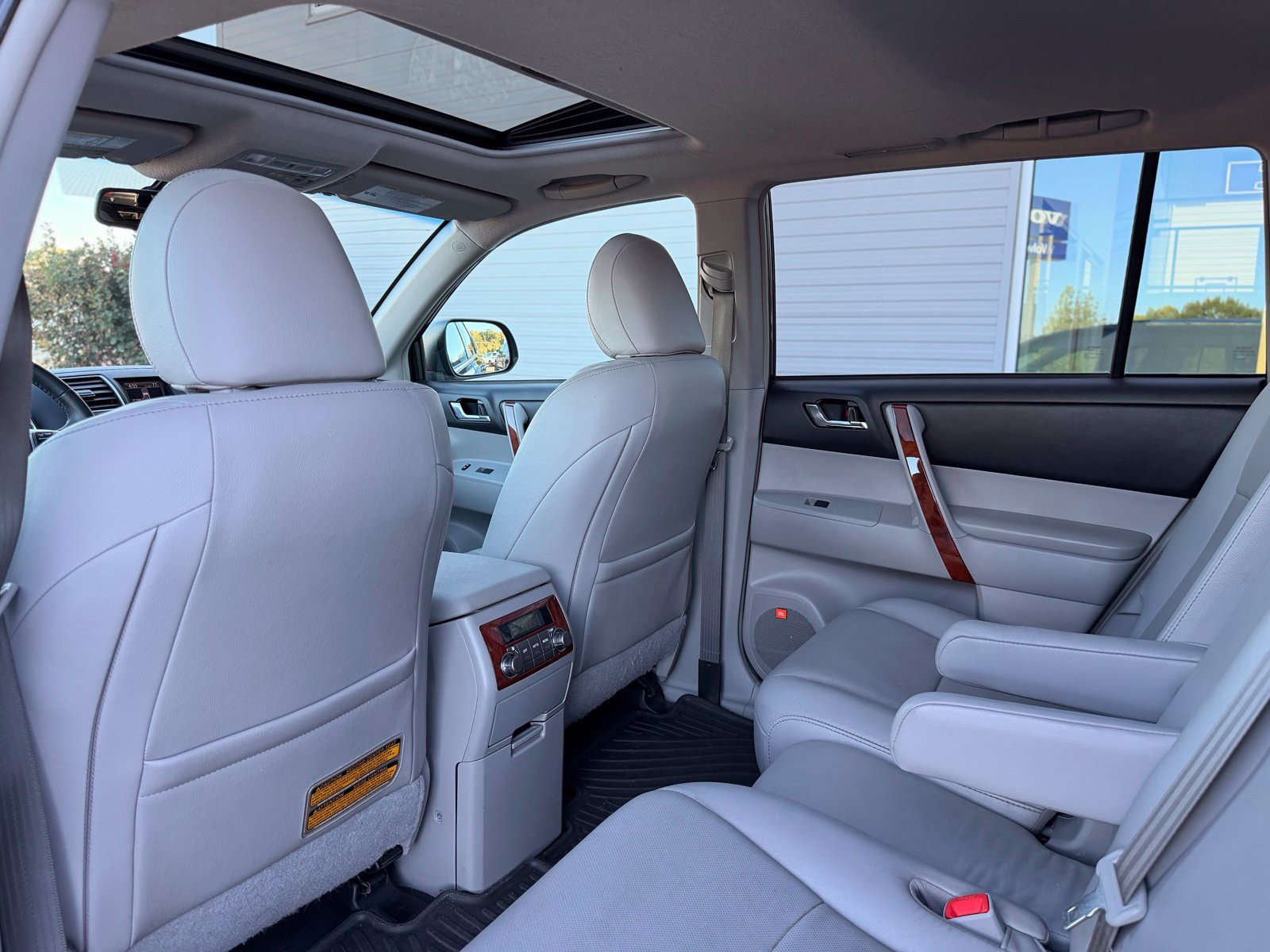 Used 2013 Toyota Highlander Limited AWD/4WD image 21
