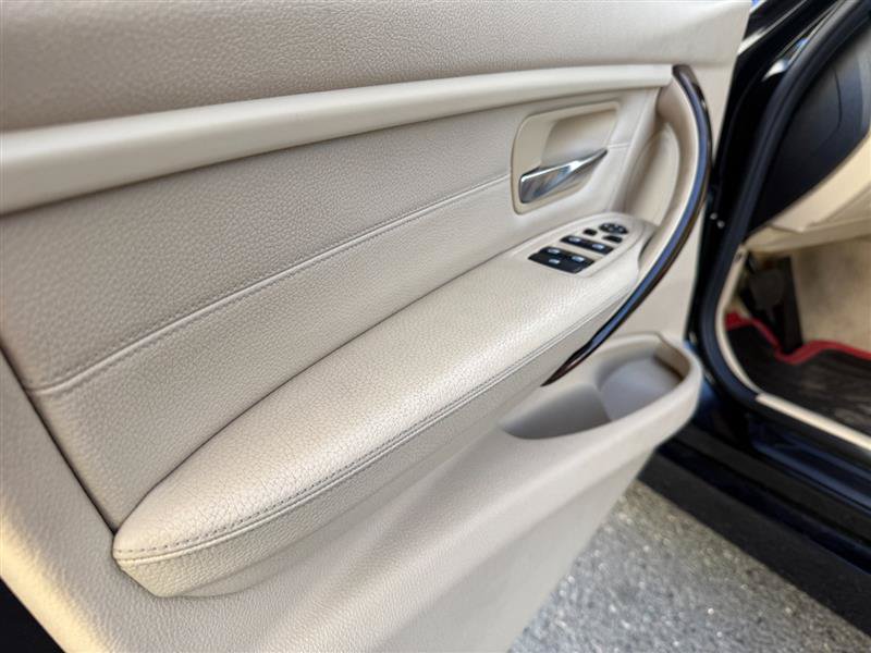 Used 2013 BMW 335i Sedan RWD image 21