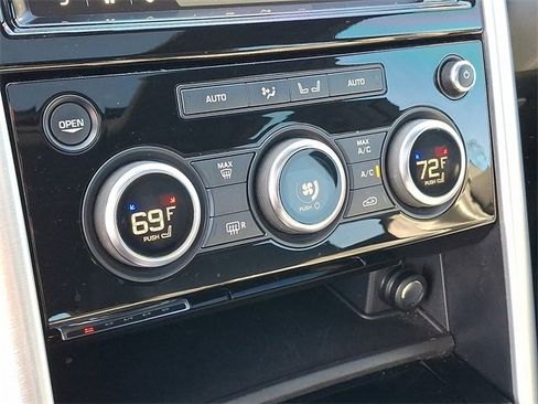 Used 2020 Land Rover Discovery HSE image 13