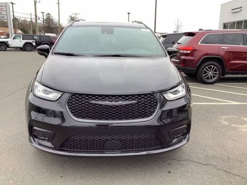 New 2026 Chrysler Pacifica Select image 3