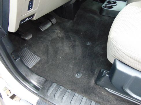 Used 2017 Ford F250 XLT w/ XLT Premium Package image 7