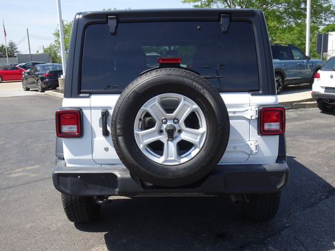 Used 2019 Jeep Wrangler Unlimited Sport S AWD/4WD image 4