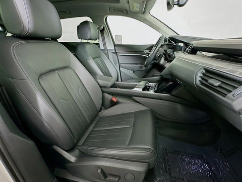 Used 2021 Audi e-tron Premium w/ Convenience Plus Package image 8
