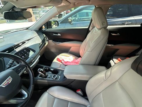 Used 2021 Cadillac XT4 Premium Luxury FWD image 3