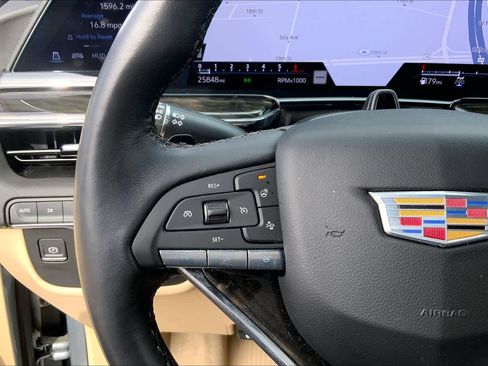 Used 2024 Cadillac Escalade Premium Luxury w/ Performance Package image 23