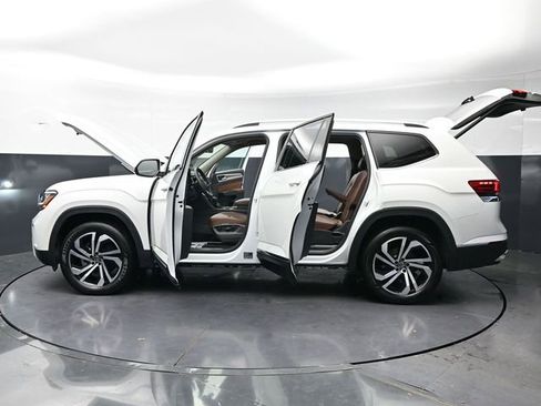 Used 2023 Volkswagen Atlas SEL AWD/4WD image 45