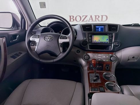 Used 2013 Toyota Highlander Limited FWD image 28