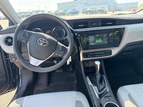 Used 2017 Toyota Corolla LE FWD image 6