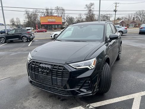 Used 2025 Audi Q3 2.0T Premium w/ Convenience Package image 2