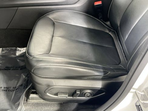 Used 2022 Jeep Grand Cherokee Limited image 18