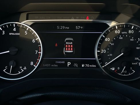 Used 2025 Nissan Pathfinder S image 15