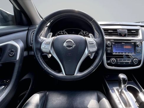 Used 2018 Nissan Altima 2.5 SR w/ SR Midnight Edition FWD image 5