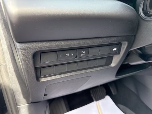 New 2026 Mitsubishi Outlander LE FWD image 16
