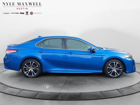Used 2020 Toyota Camry SE image 16