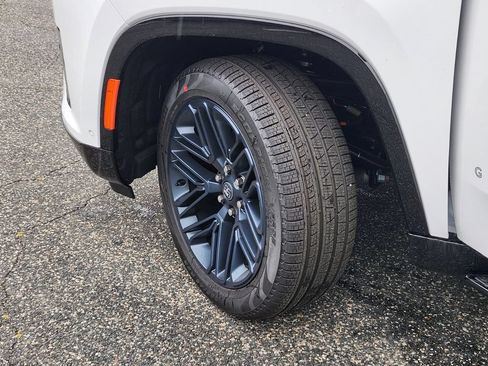 New 2026 Jeep Grand Wagoneer 4WD image 38