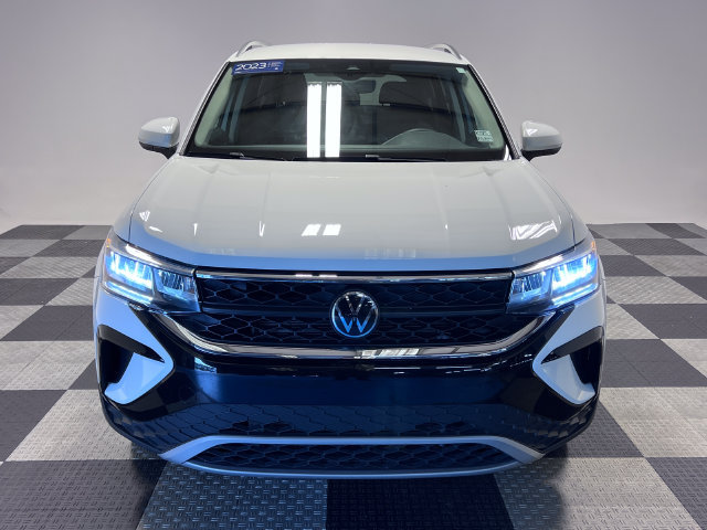 Certified 2023 Volkswagen Taos SE FWD image 2