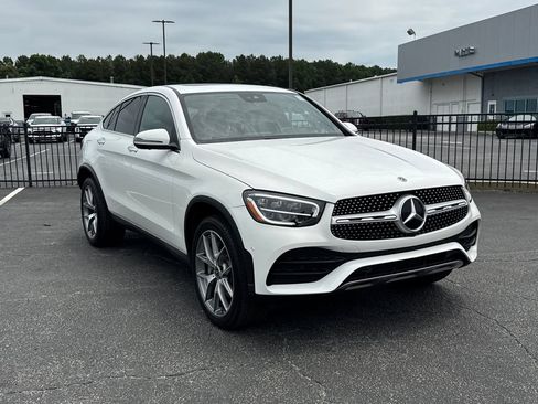 Used 2023 Mercedes-Benz GLC 300 4MATIC Coupe image 4